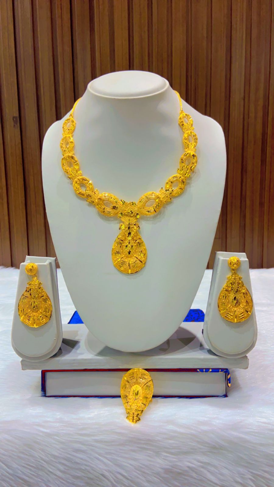 Necklace 194 – Choudhary Gold