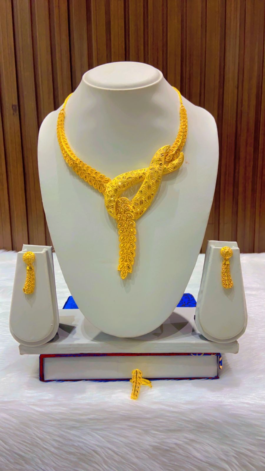 Necklace 196 – Choudhary Gold