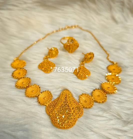 Collar 1208