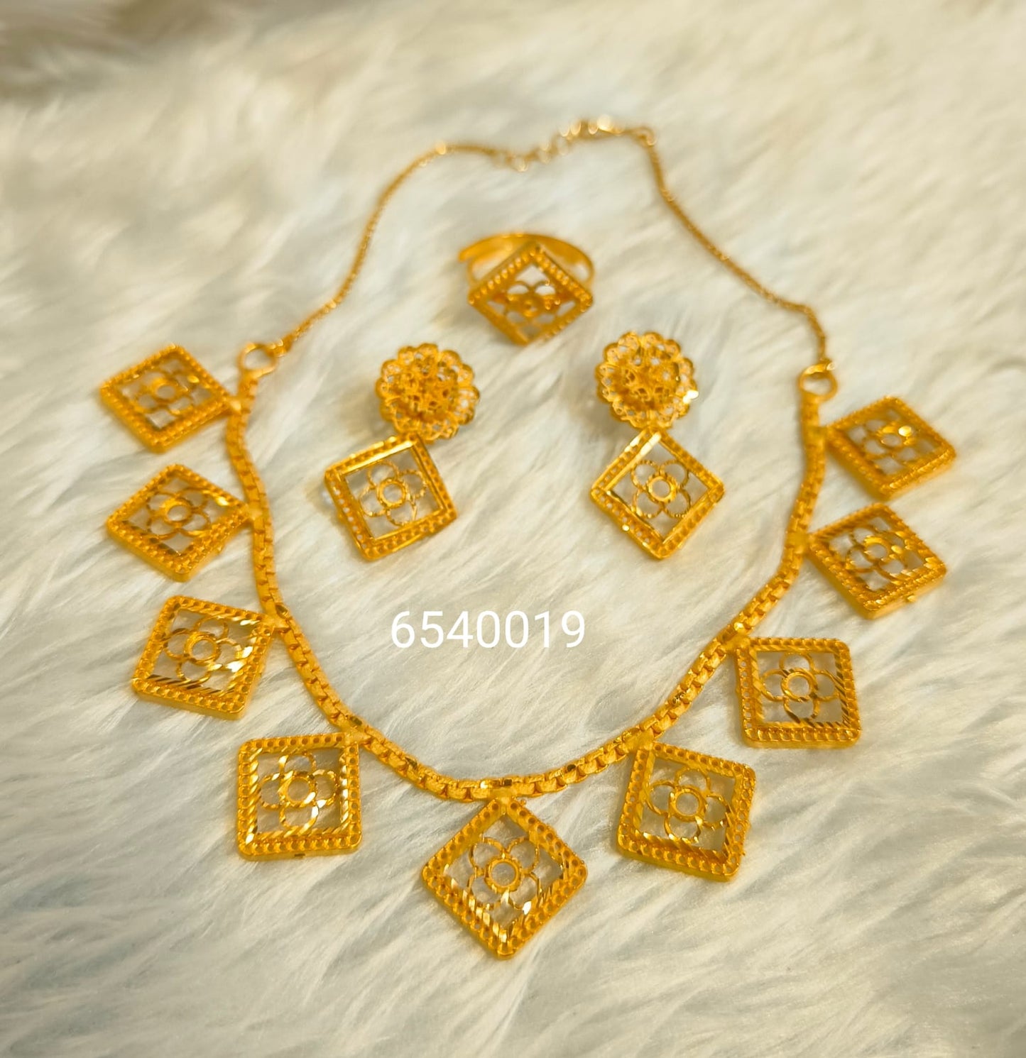 Collar 1212