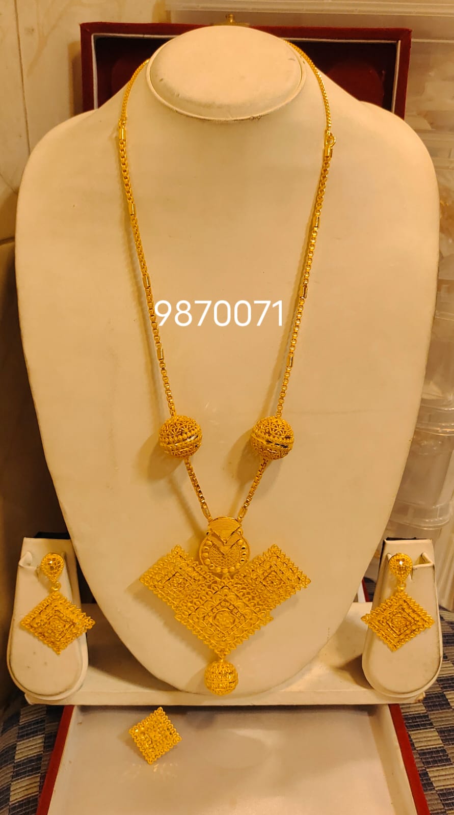 Necklace 419