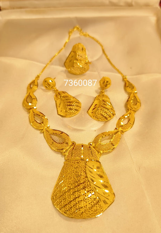 Necklace 678