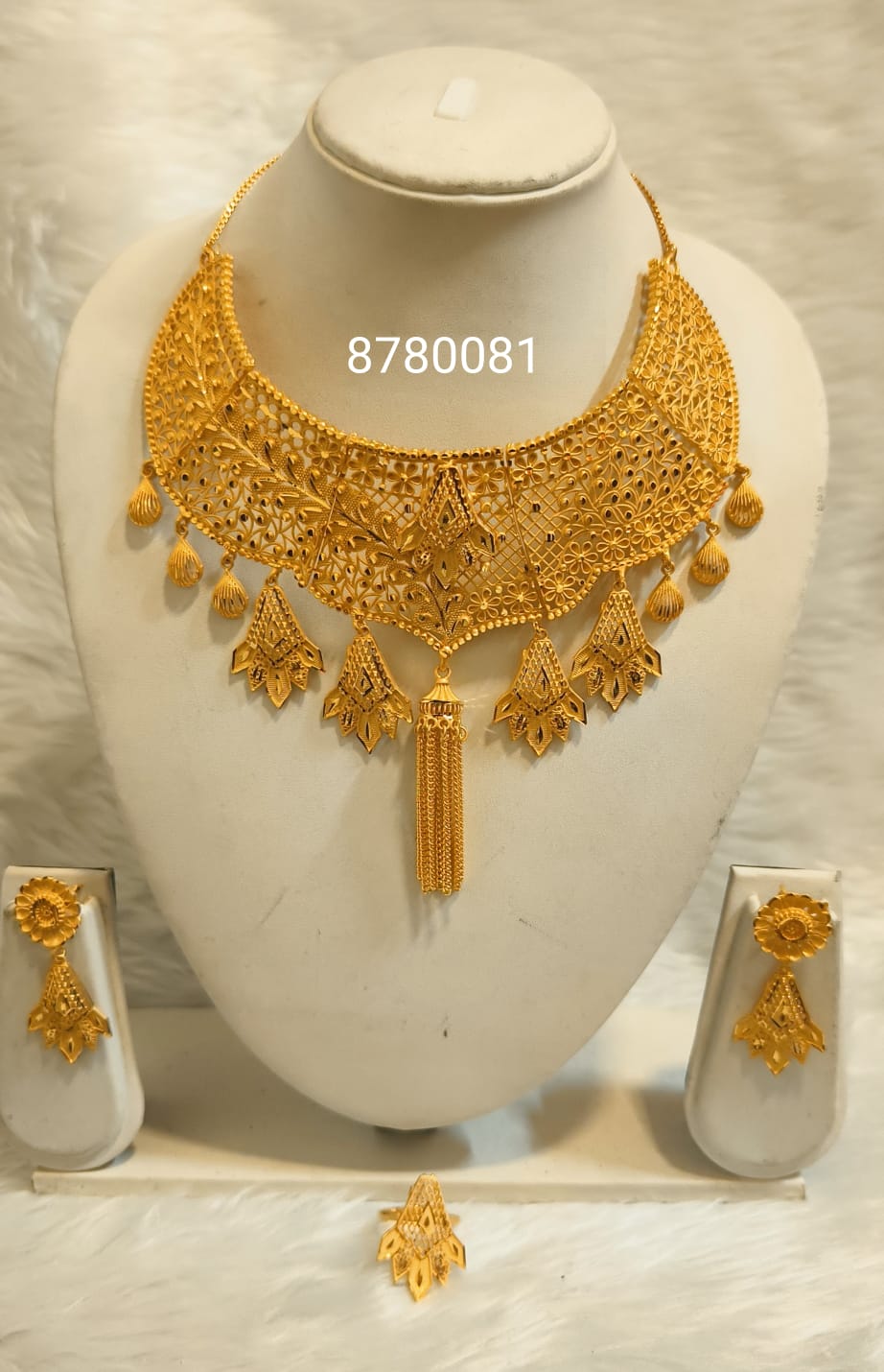 Necklace 1048