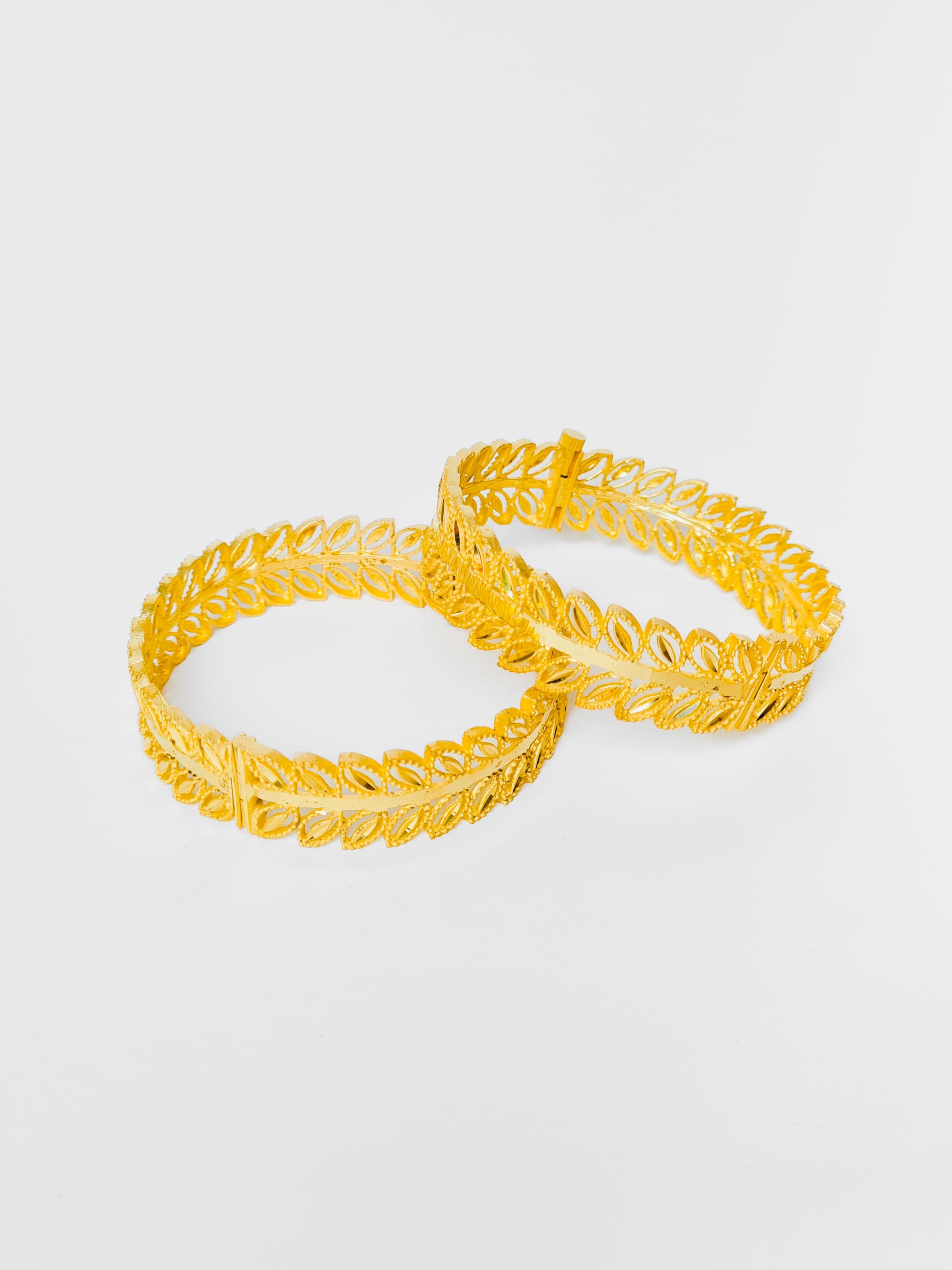 Everyday Lightweight 22k Gold Orb Bracelet – Andaaz Jewelers
