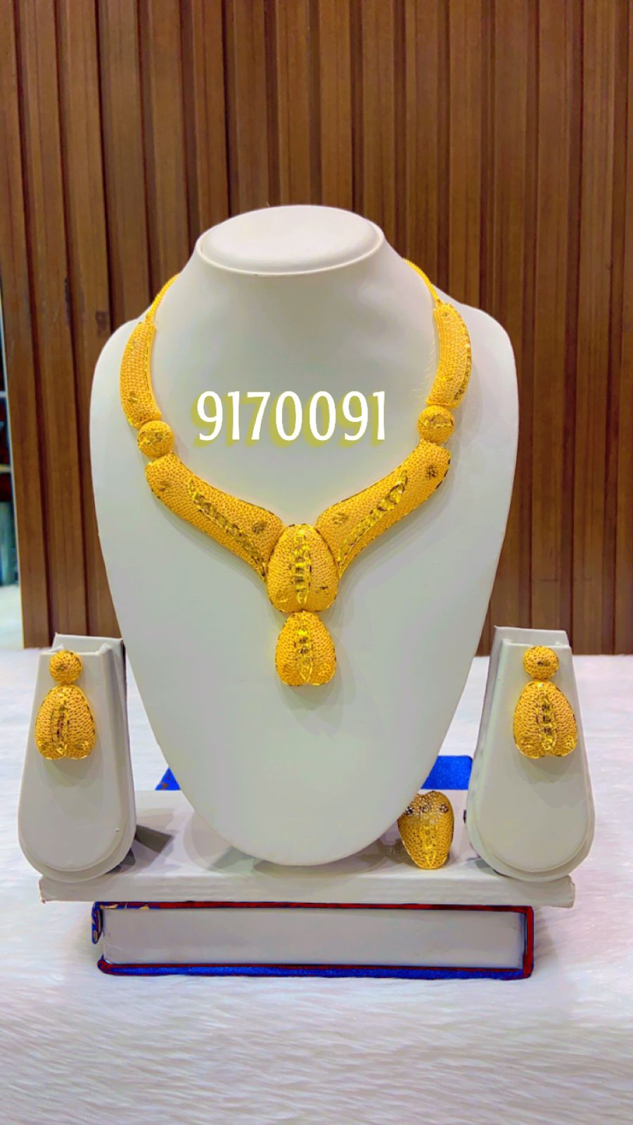 Necklace 205